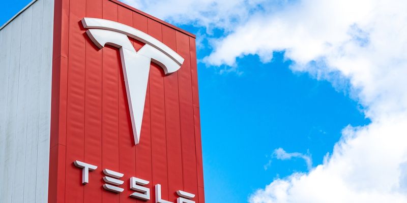 Tesla protagonista della settimana, Bofa alza il target price