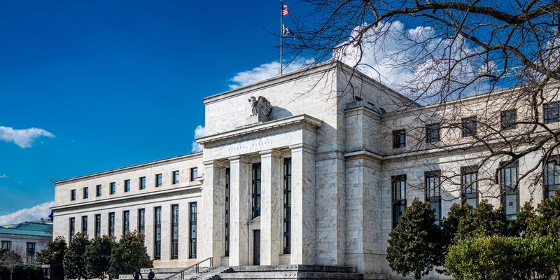 Fed verso un taglio dei tassi domani ma incertezza sul 2025