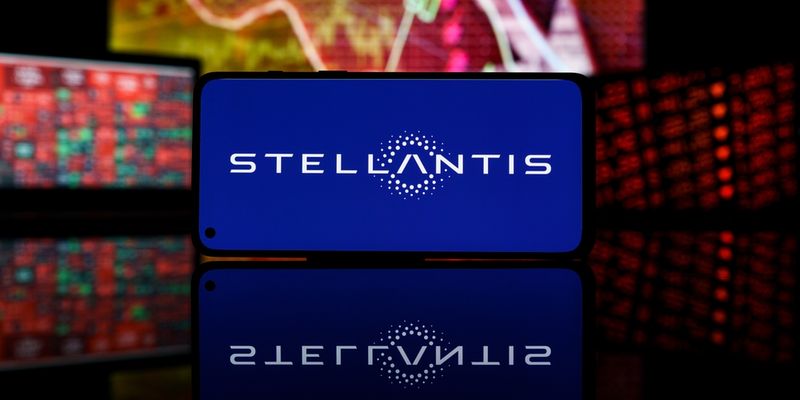 Frenata Stellantis dopo lo stop al programma sulle auto a idrogeno