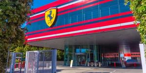 Ferrari spinta dal giudizio positivo degli analisti
