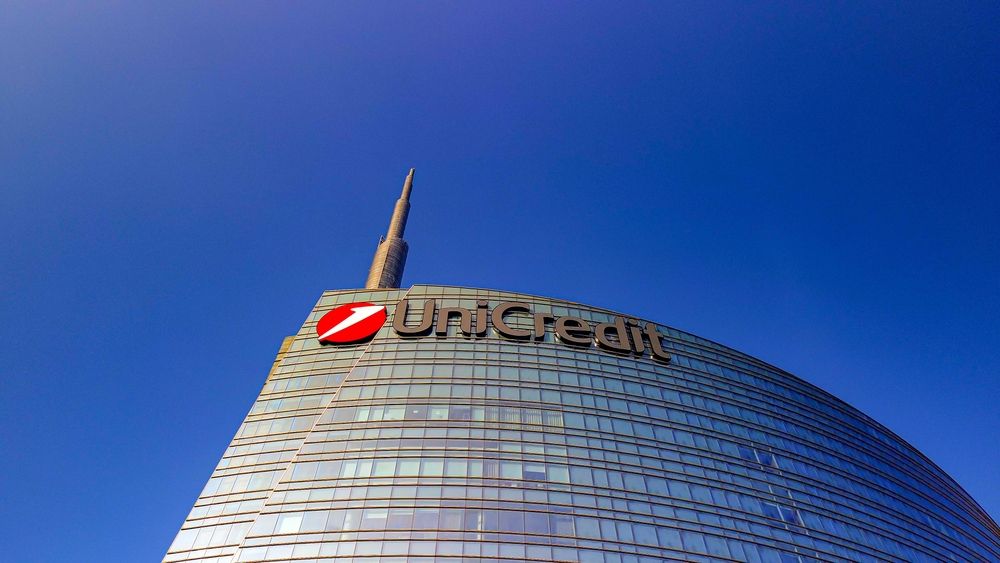 UniCredit apre un nuovo fronte: entra in Generali