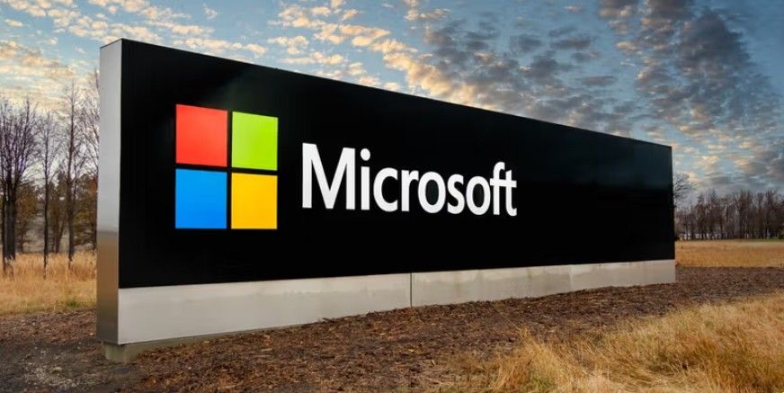 Microsoft pronta ad aumentare la disponibilità di energia: accordo con Chevron 