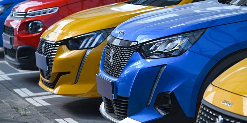 Stellantis raddoppia sull’elettrico in Usa. Deutsche Bank alza il target a 38 euro