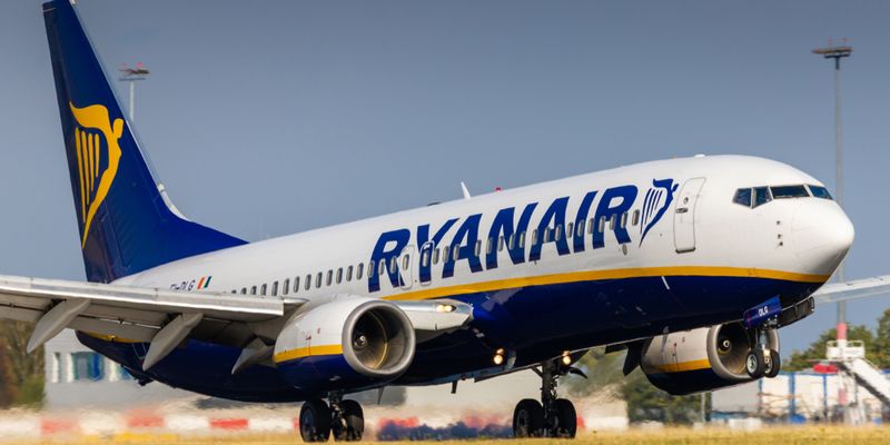 Ryanair, le previsioni meno positive sul 2024 atterrano il titolo