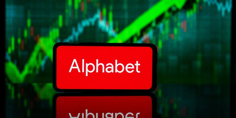 La spesa per l’IA affonda le trimestrali di Microsoft e Meta. Alphabet di slancio