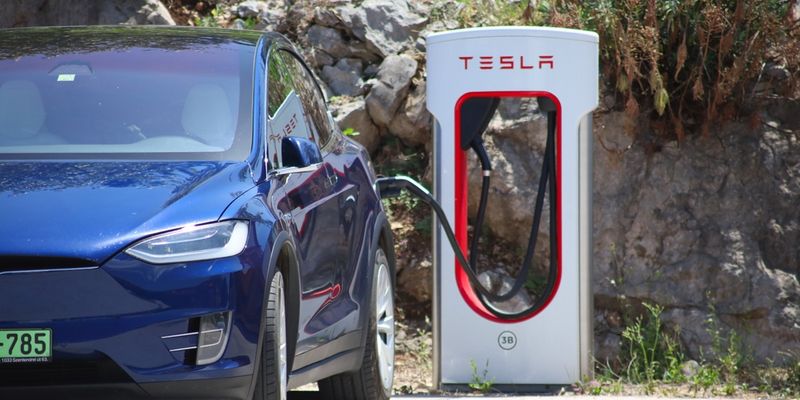 Tesla: arriva il Buy di W. Blair che punta sull’accumulo di energia