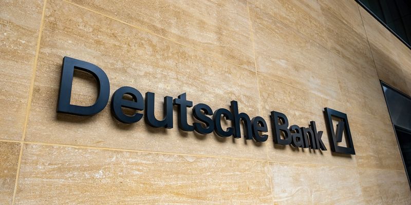Deutsche Bank apre positiva dopo accordi su causa Postbank
