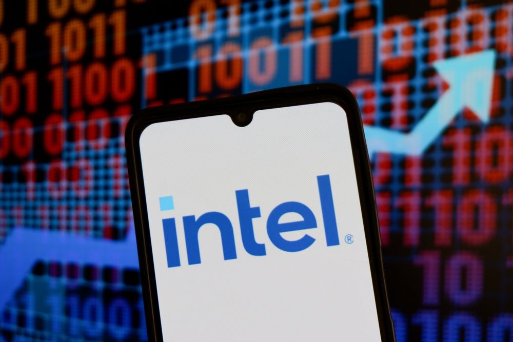 Intel, accordo con Foxconn per implementare l’IA