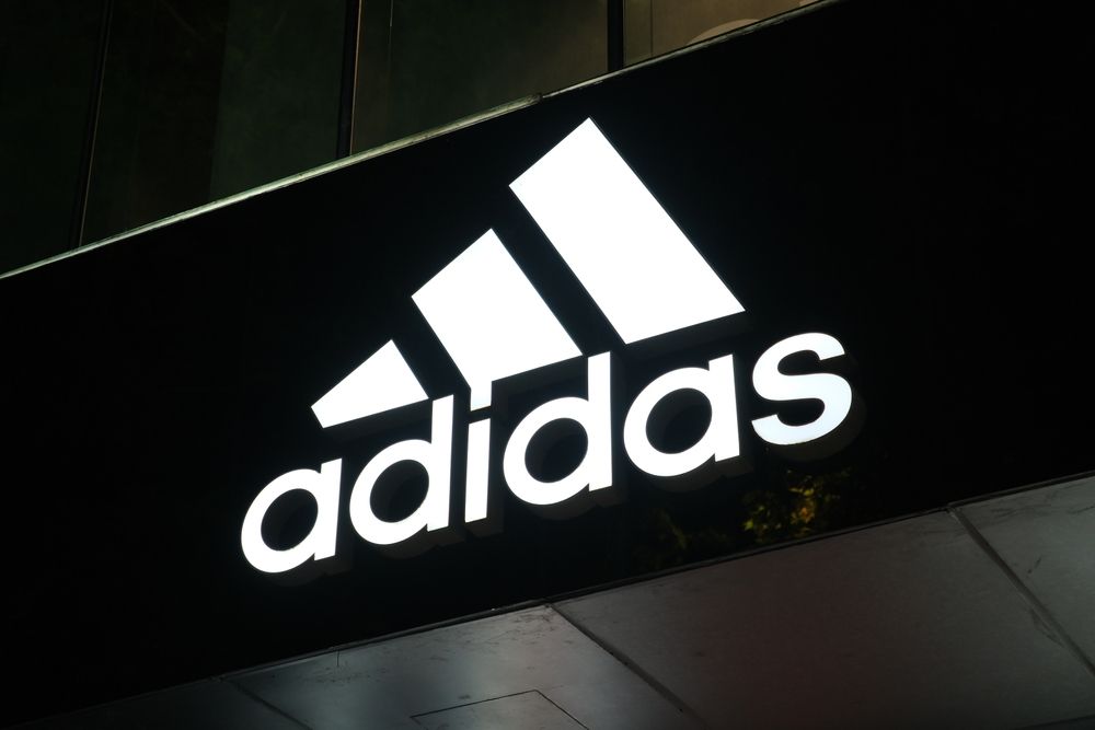 Sorpresa Adidas, che accelera la corsa verso i profitti