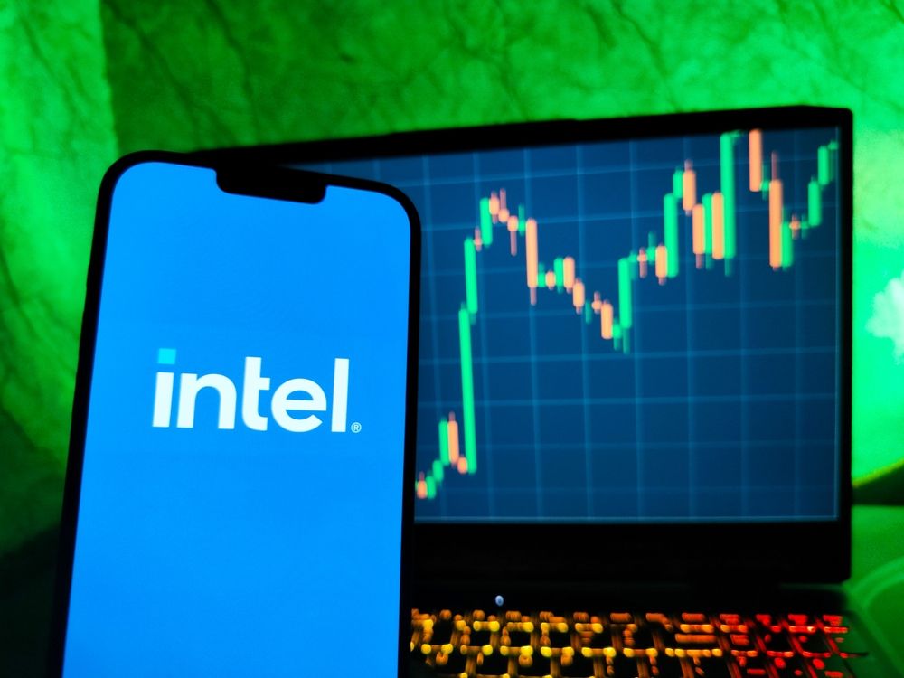 Intel prosegue la corsa, UBS alza il target price