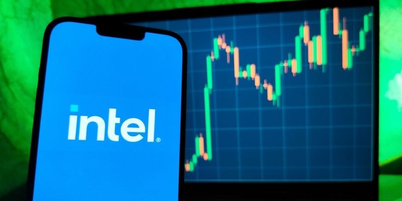 Intel prosegue la corsa, UBS alza il target price