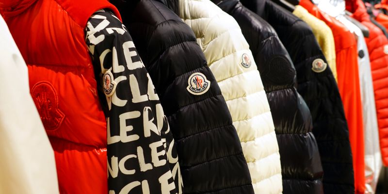 Moncler sotto i riflettori dopo ricavi da record