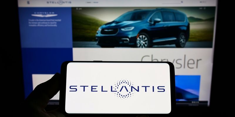 Stellantis sospende la guidance 2025. Nuovo AD entro giugno