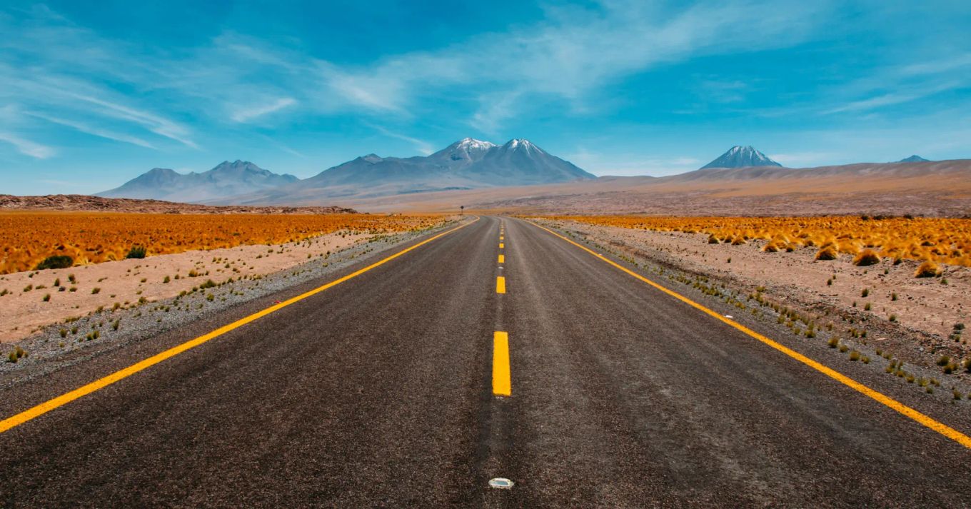 25+ Top Travel Blogs You Must Read In 2025 (Expert Picks)