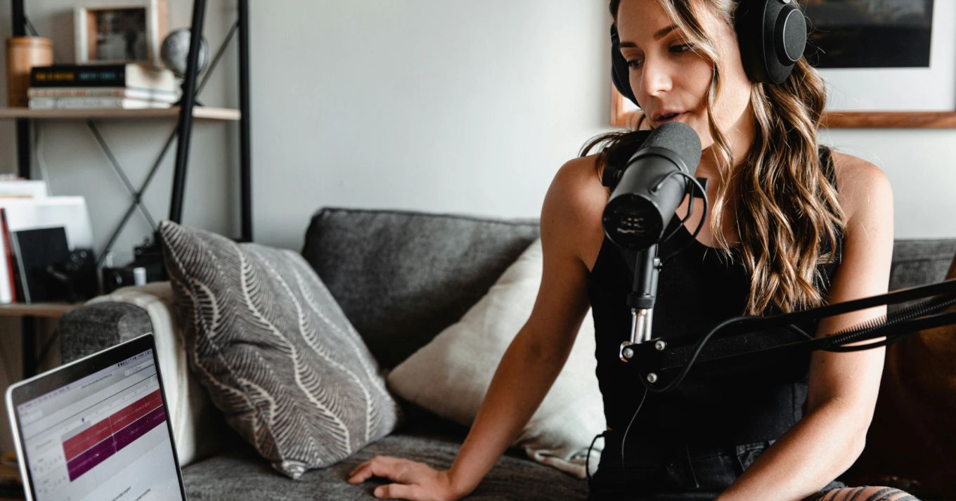 21 Must-Listen Digital Nomad Podcasts In 2025