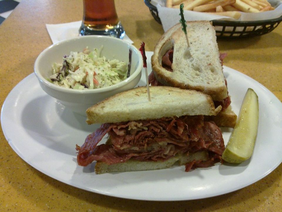 Noshville Deli