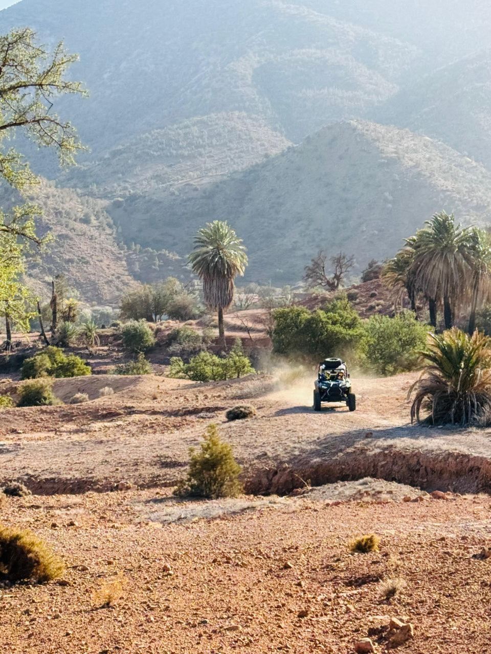 Polaris RZR XP 1000 sur une piste du Middle Atlas marocain