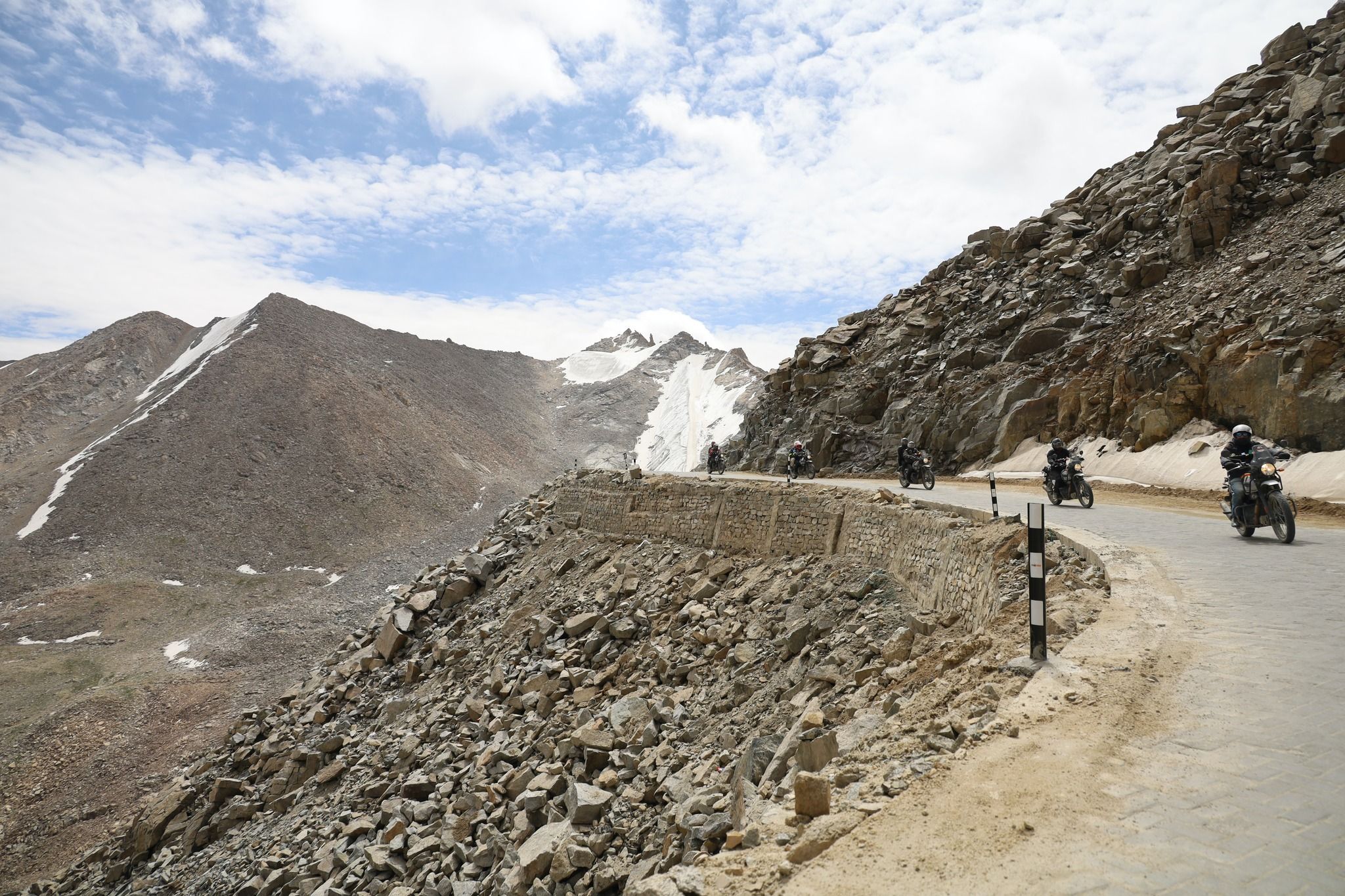 Monastère bouddhiste sur l'itinéraire moto du Ladakh
