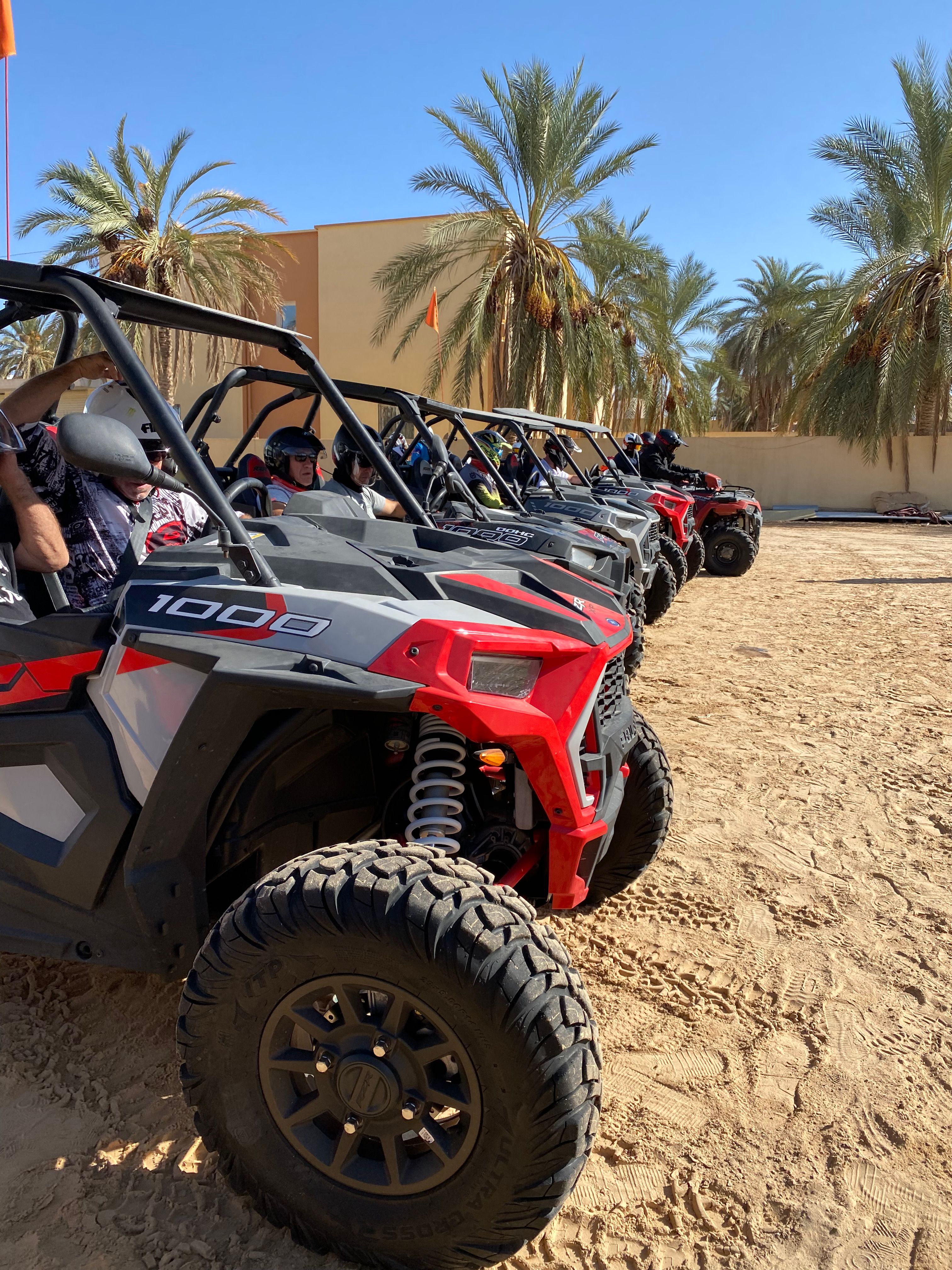 Pilote dans les grandes dunes du sud tunisien