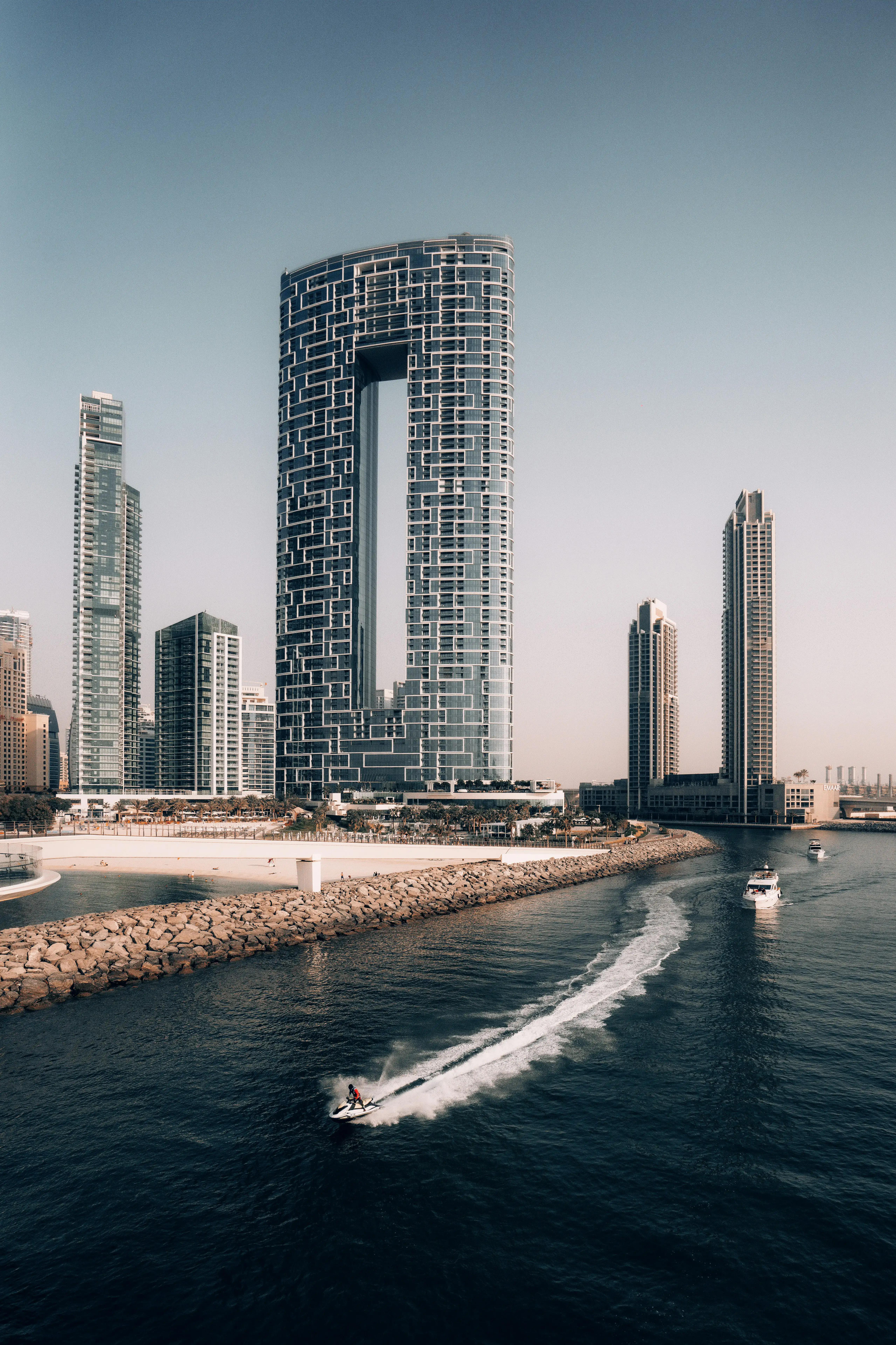 Ambiance du voyage entre Dubaï et le désert des Émirats