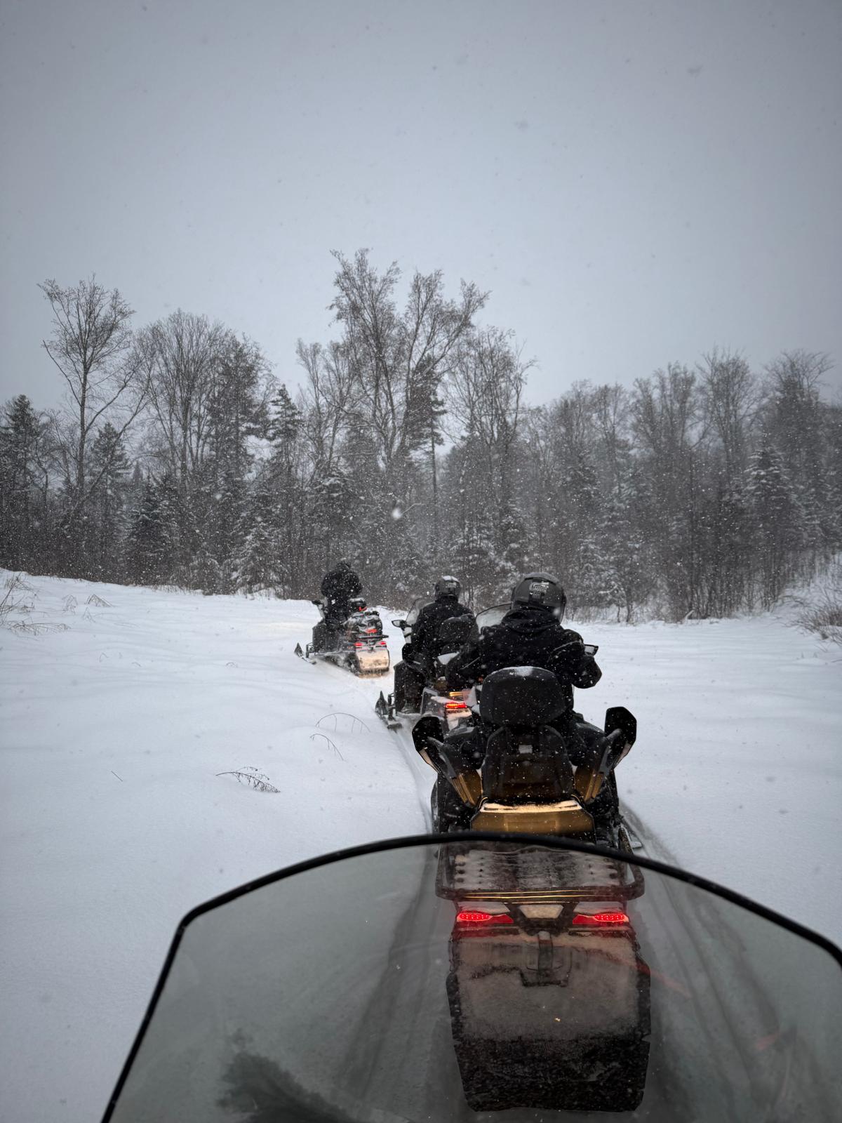 Immersion Boréale : préparer 9 jours de motoneige au Québec