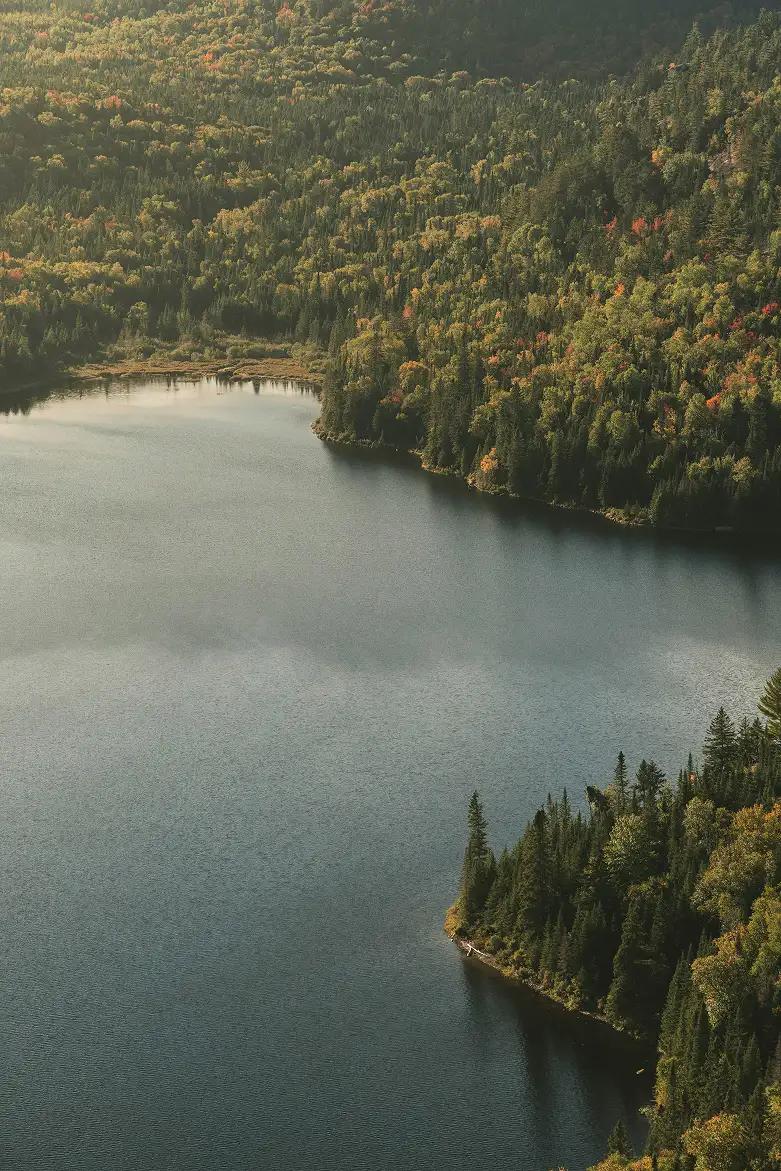 Spyder au pays des caribous : paysage et véhicule du voyage