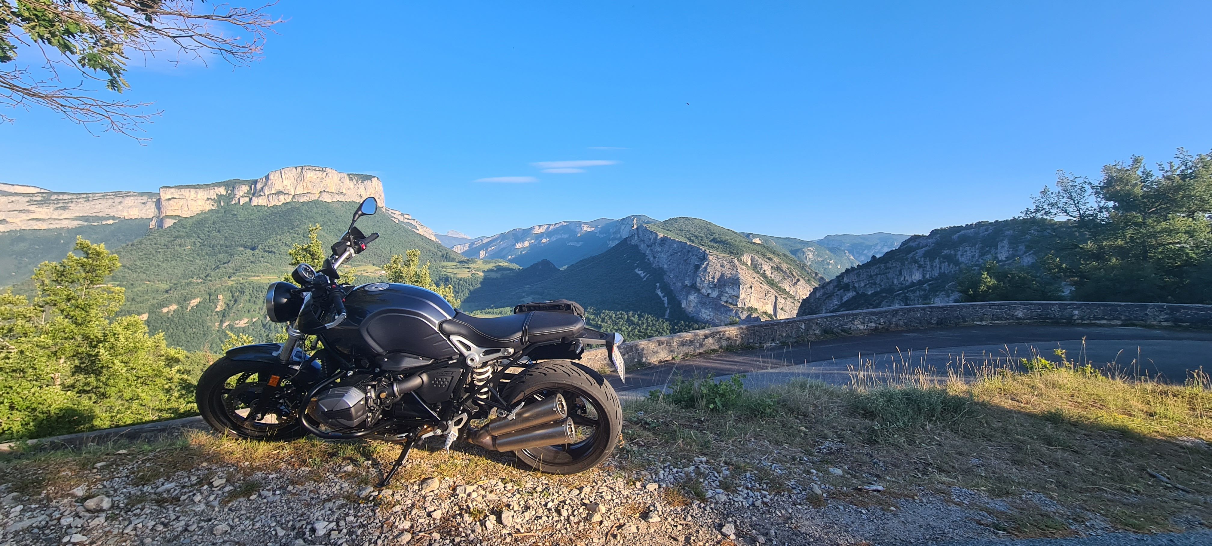 Moto sur les routes du Diois entre Vercors et Provence