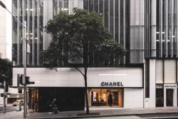 Missing alternative text