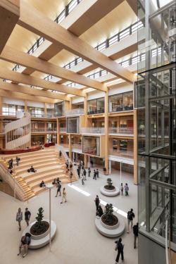 Missing alternative text