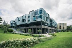 Missing alternative text