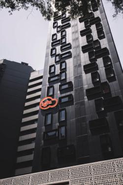 Missing alternative text