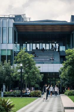 Missing alternative text