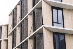 Missing alternative text