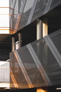 Missing alternative text