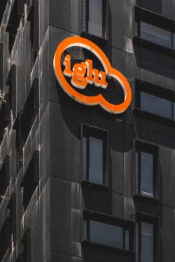 Missing alternative text