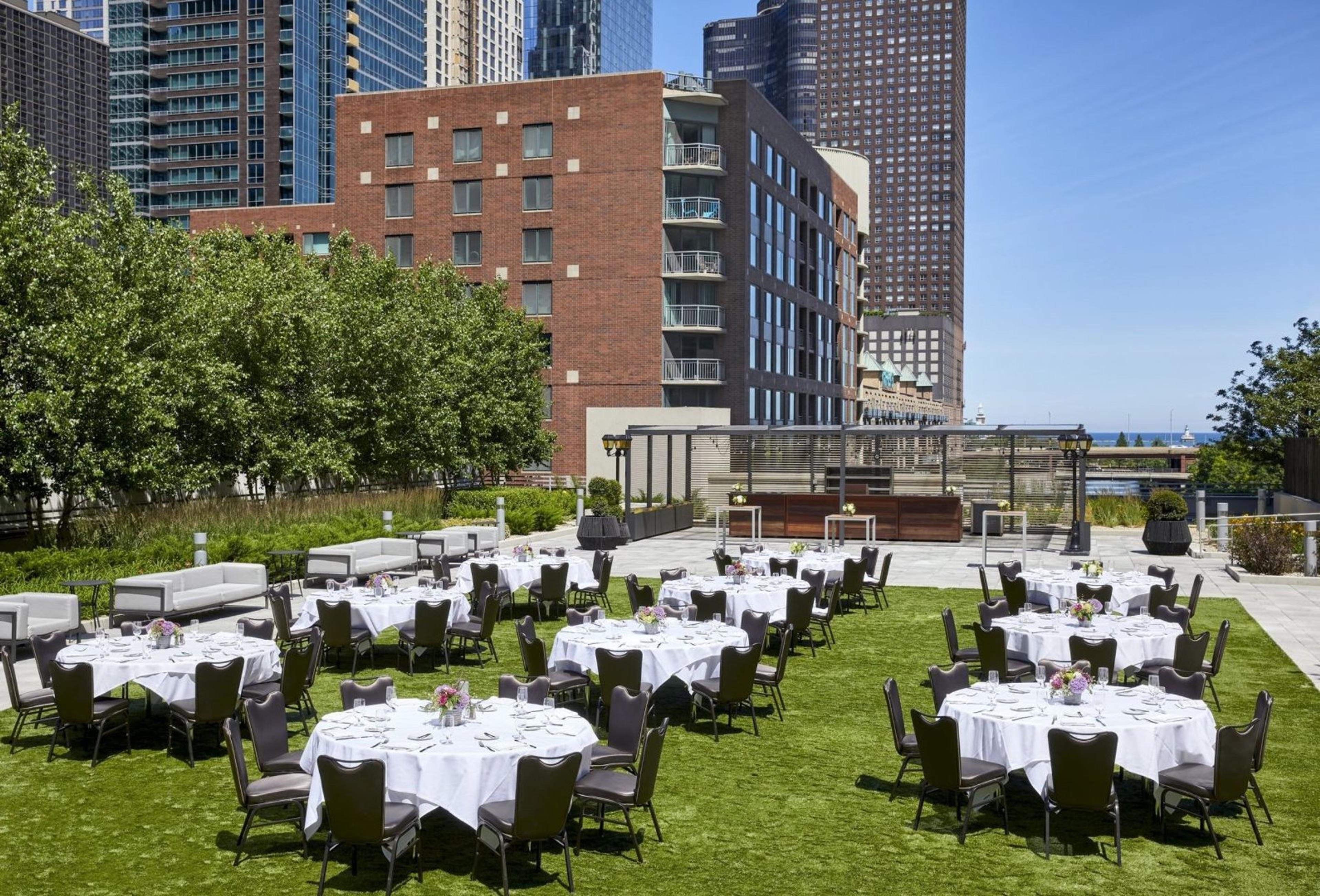 Lake View Lounge