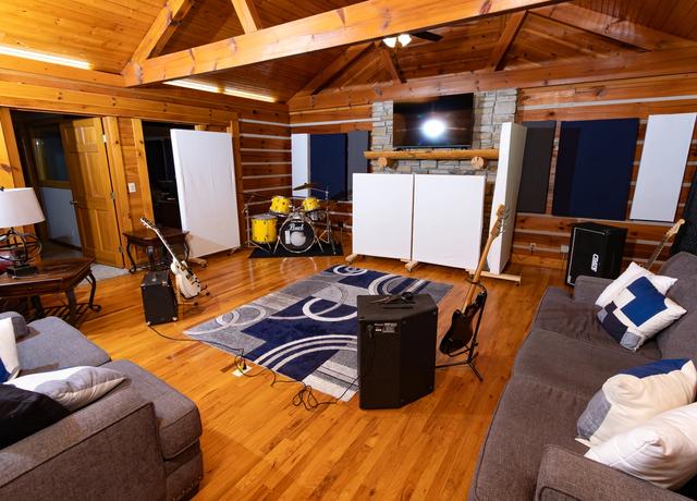 The Lounge