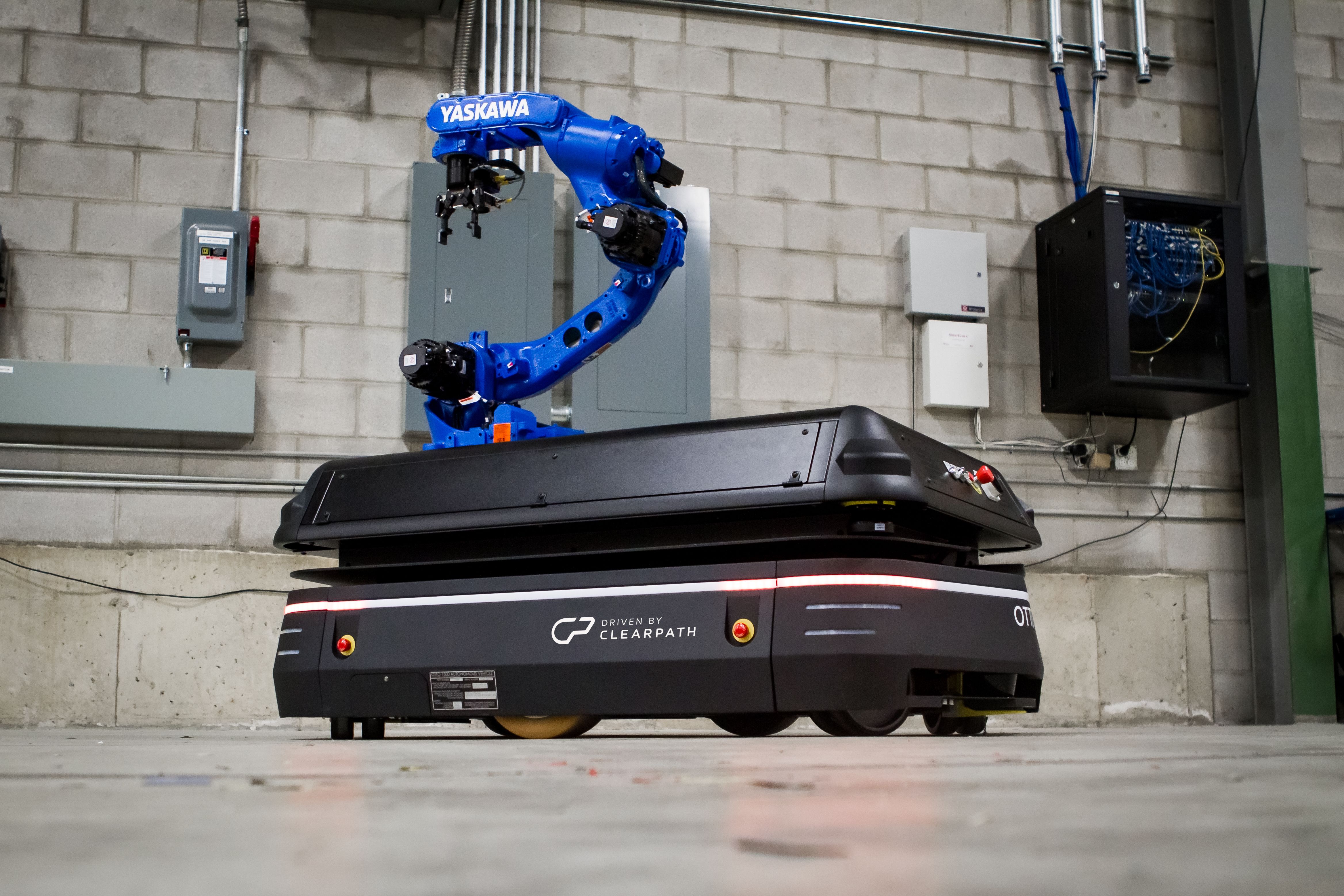 YASKAWA and OTTO Motors are developing a solution for mobile machine tending on shop floors using the Motoman MH12 manipulator and the OTTO 1500 autonomous mobile robot.