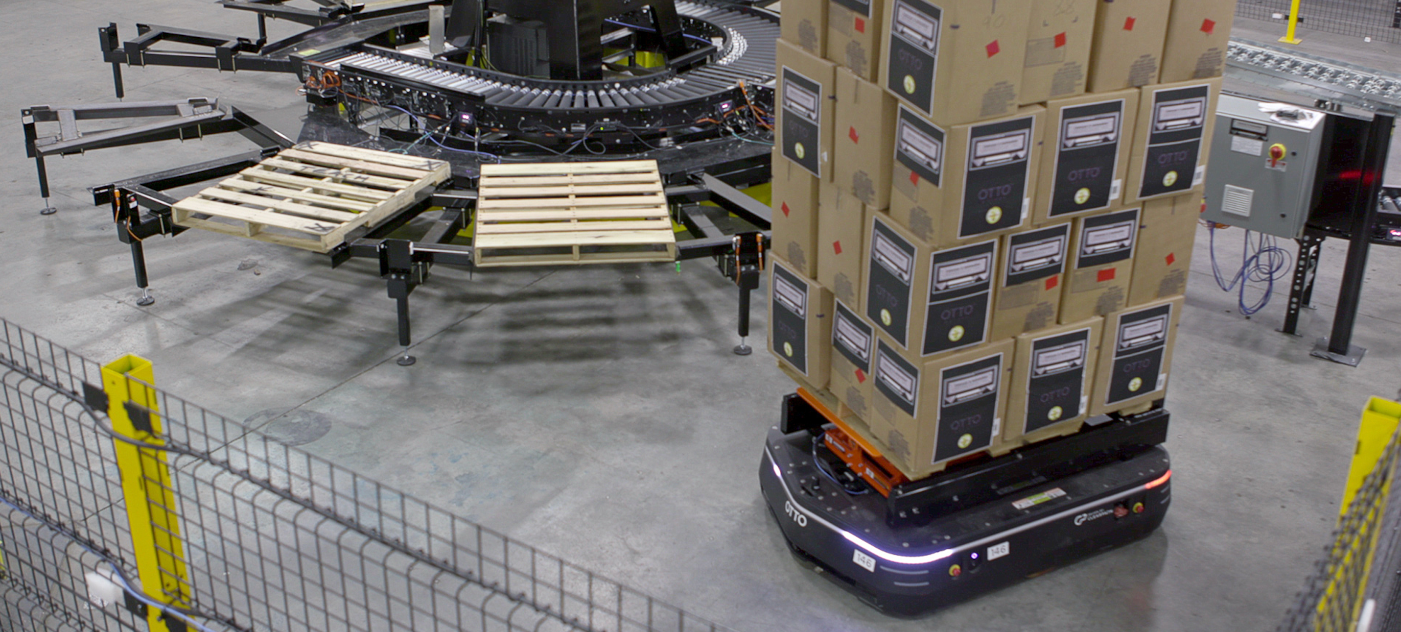 OTTO 1500 AMR delivering boxes in CPG facility.