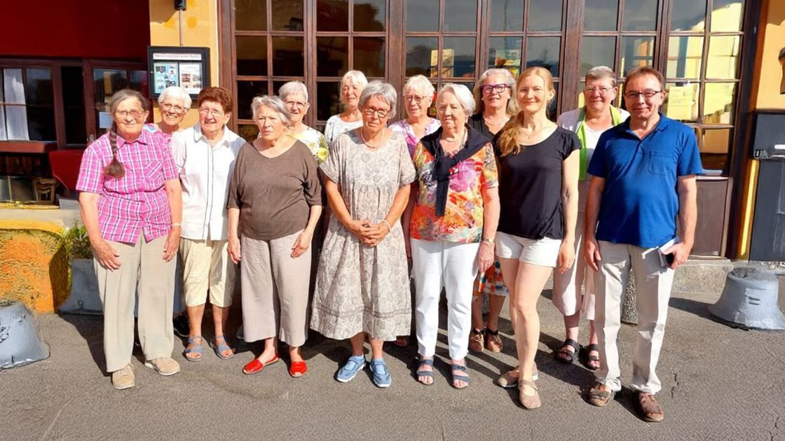 Teambild mit allen Mitgliedern