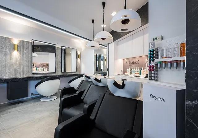 Wasstations en producten – Kapsalon Estilo