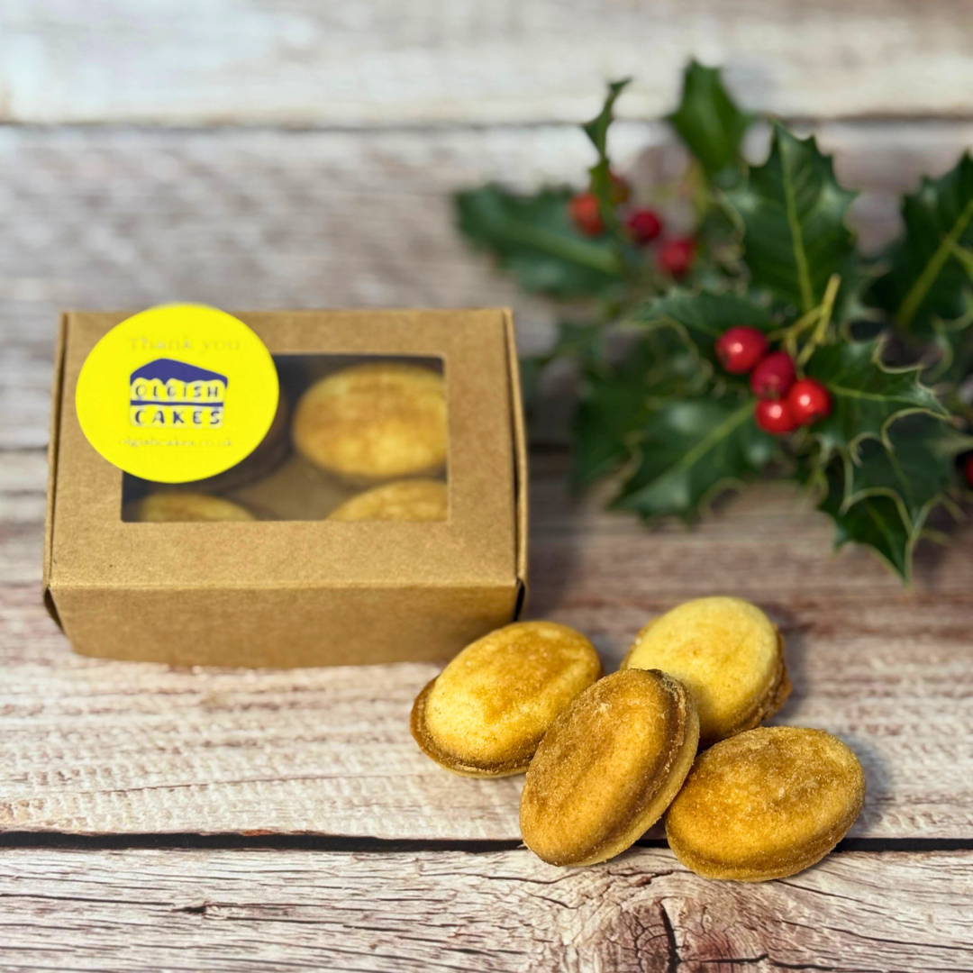 Mini Christmas Gift Box with Caramel Biscuits