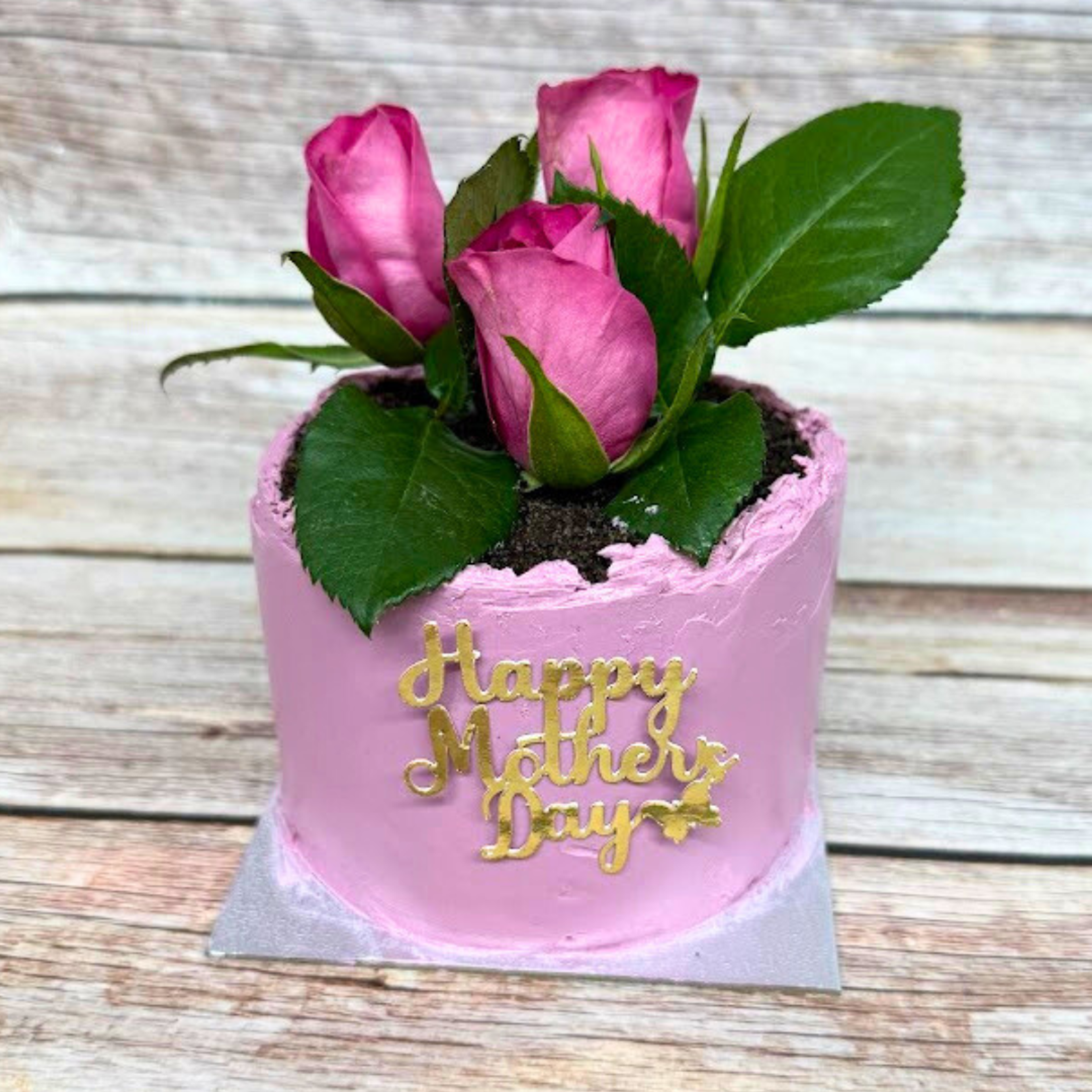 Mother’s Day gift cake with real flowers