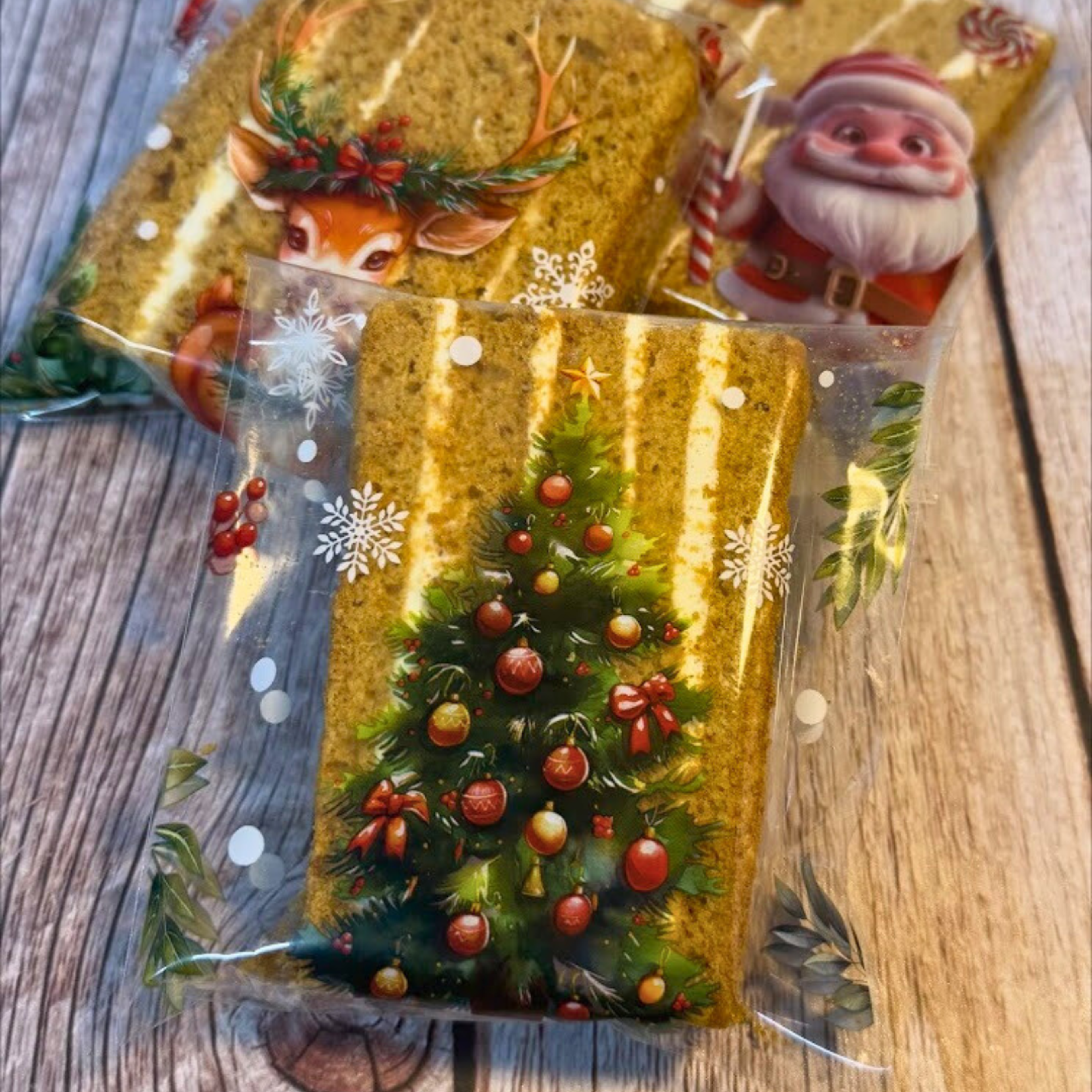Xmas Honey Cake Slice in Festive Bag