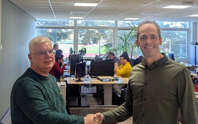 Press release: M-Bytes and FacilityApps join forces in the cleaning industry.