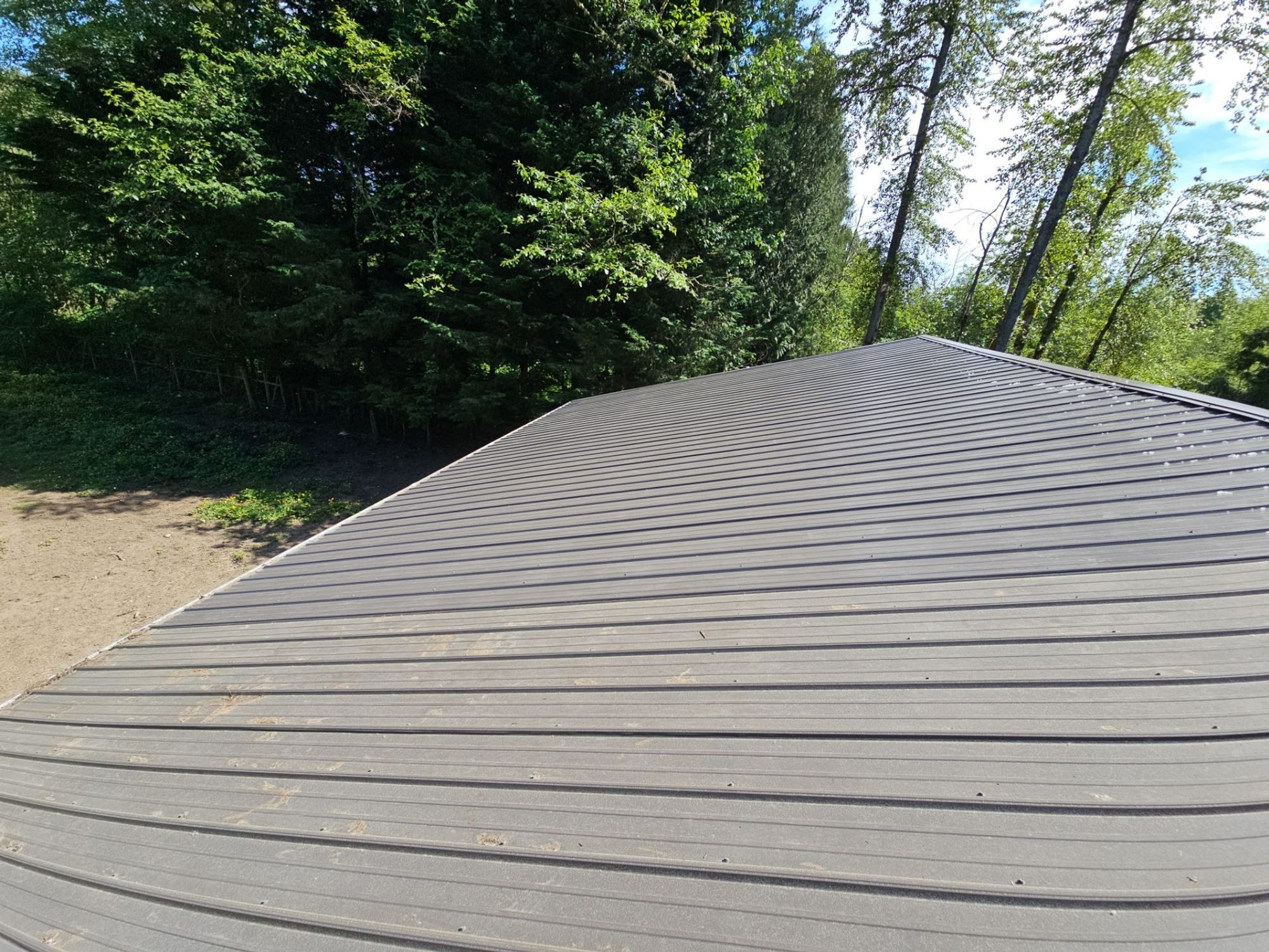Amor Roofing Medium Bronze asphalt roof in Snohomish, metal bronze full slope