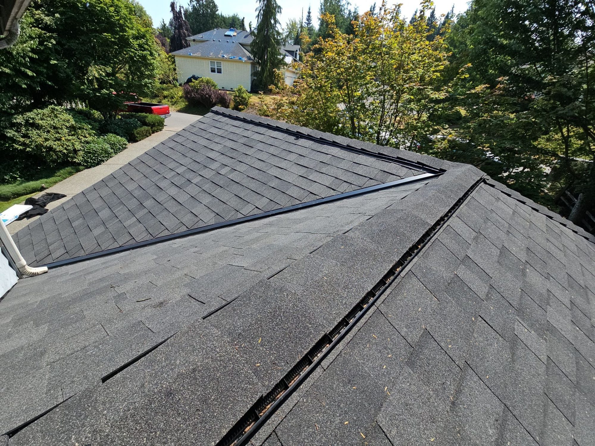 Amor Roofing Midnight Black asphalt roof in Lake Stevens, a 04