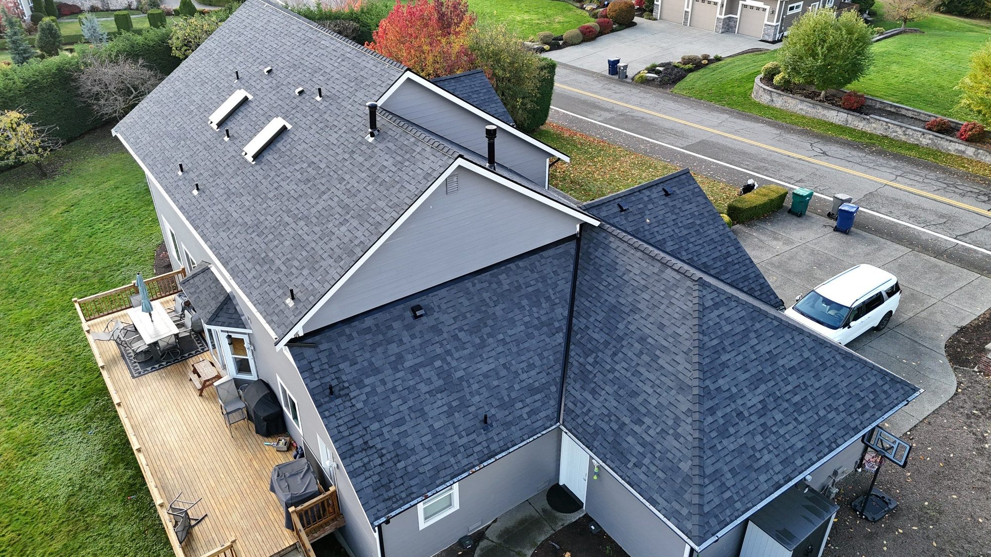 Aerial view of a finished asphalt shingle roof in Snohomish, WA, photo 4