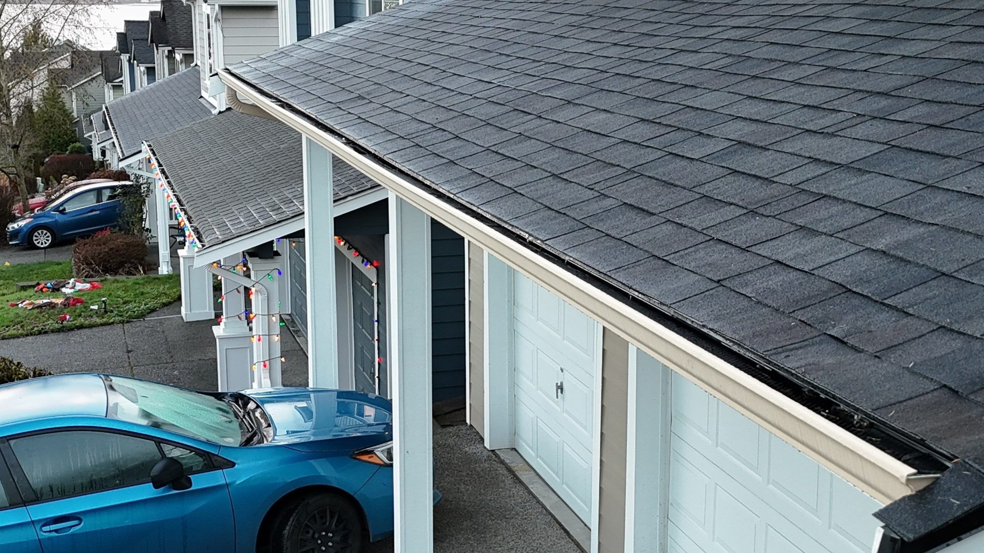 Finished Malarkey Vista Black Oak asphalt shingle roof over the front porch and entry, Snohomish, WA