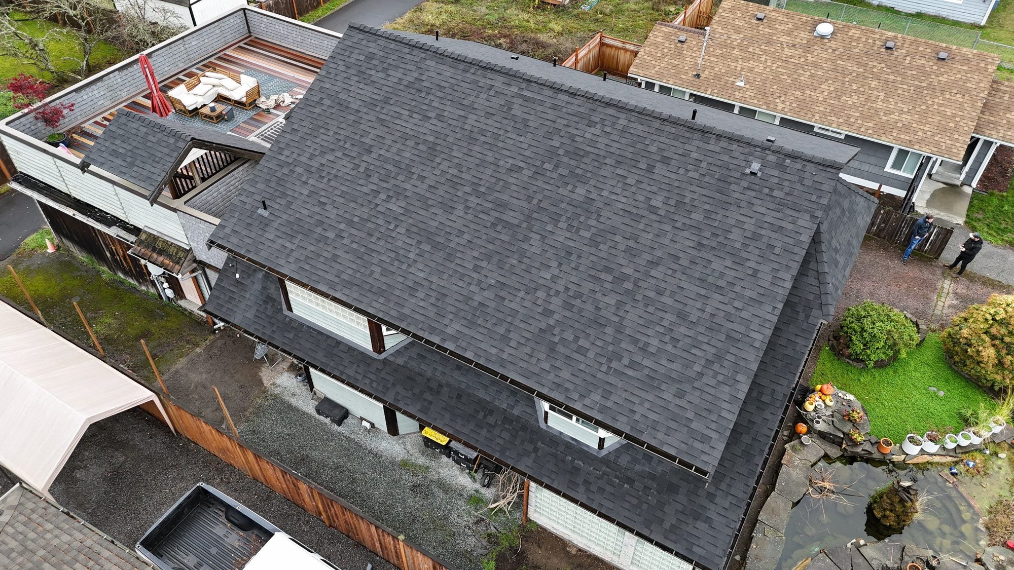 Amor Roofing Midnight Black asphalt roof in Everett, aerial roof 01